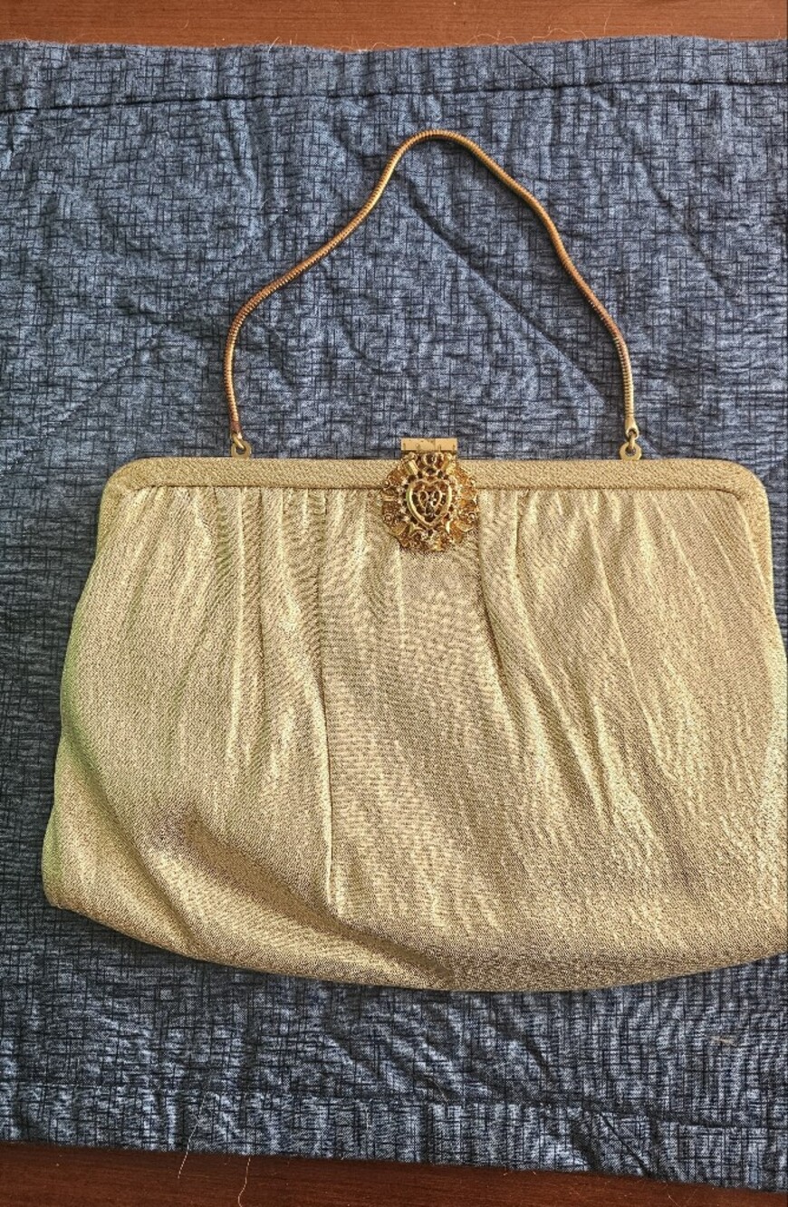 Vintage MCM Andรฉ Gold Metallic Evening Clutch Chain Rhinestone Heart